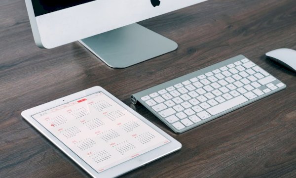 Which free WordPress booking calendar plugin offers the best integration with Google Calendar for appointment syncing?