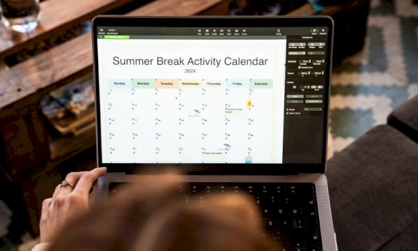 Is there a reliable free booking calendar plugin that syncs with Google Calendar?