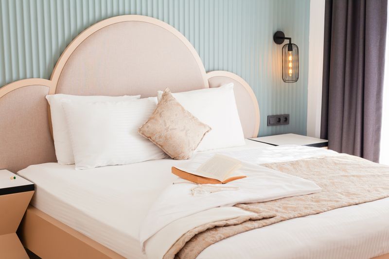What are the most secure WordPress plugins for hotel room bookings?