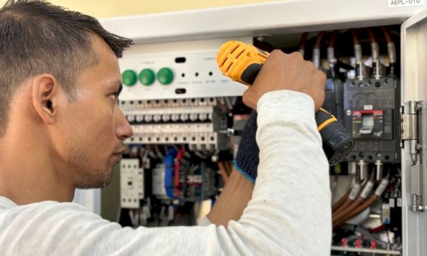 Manage Client Appointments via Electrician Booking WordPress Plugin