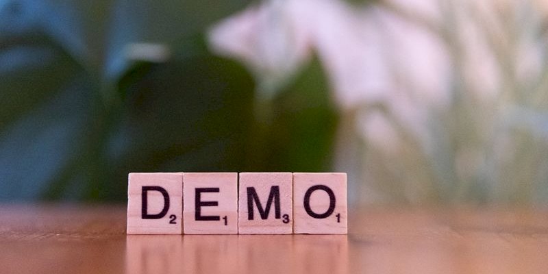Which WordPress appointment scheduling plugin offers real-time availability sync?