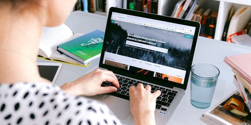 How to choose a mobile-responsive online booking plugin for service-based websites?
