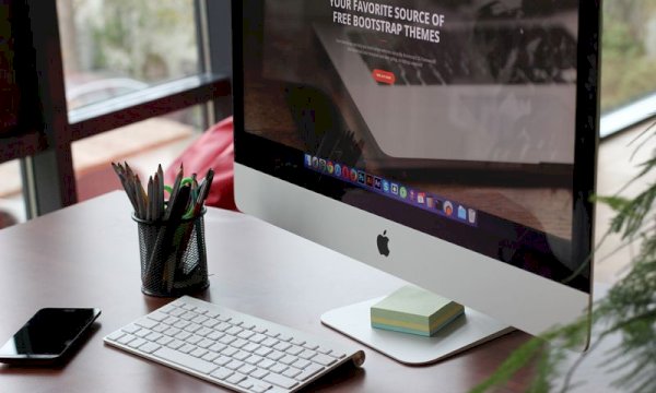 Are there any reliable free Elementor-compatible booking plugins that offer automated email confirmations?