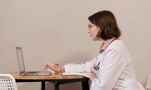 What are the best free WordPress appointment scheduling plugins for small businesses?