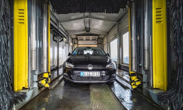 What are the best WordPress plugins for managing car wash appointments and scheduling?