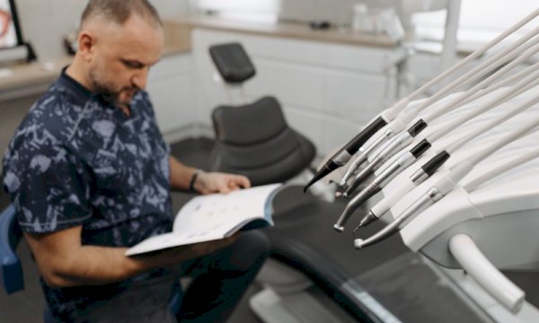 Essential Dental Clinic Appointment Booking System Features for Dentists
