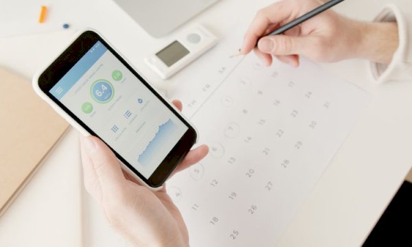 Which WordPress appointment scheduling plugins offer native Google Calendar synchronization?