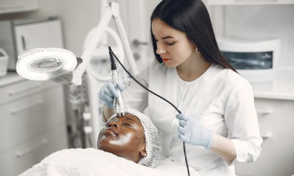 Manage Patient Visits with a Dermatology Clinic Booking System