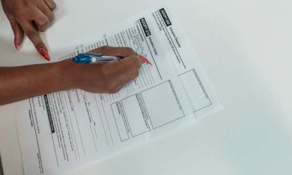 How to set up recurring appointment reminders in an online scheduling application?