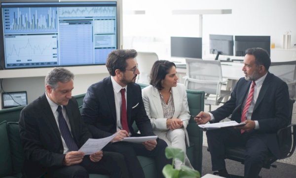 Streamline Your Firm: Best Financial Advisor Booking System for Client Meetings