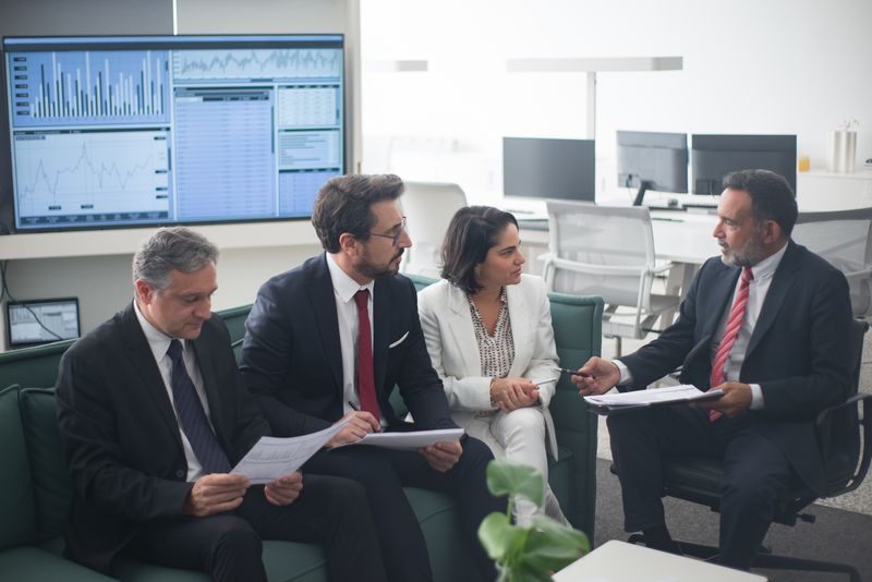 Streamline Your Firm: Best Financial Advisor Booking System for Client Meetings