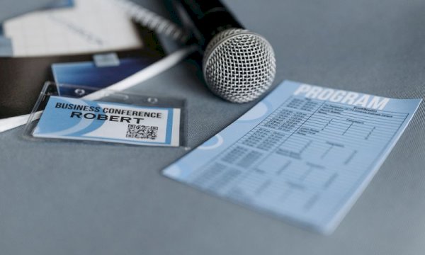 How can I add a responsive event schedule to my WordPress dashboard?