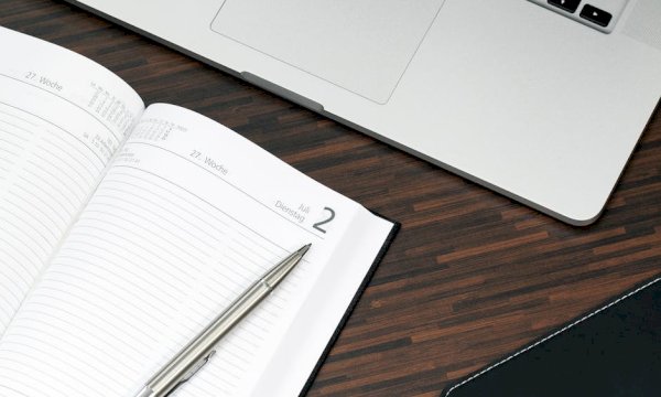 How do I choose between Amelia and Bookly for my WordPress scheduling needs?